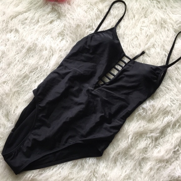 Shade & Shore | Women’s Bikini Swim Bundle - Picture 14 of 16